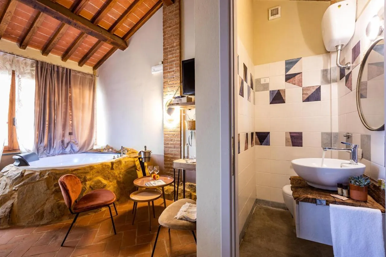 Esperienze Alla Ripadoro Chianni Hotel